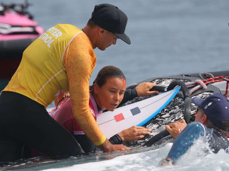 Johanne Defay se machucou durante prova de surfe