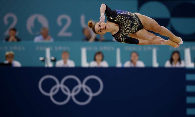 Paris 2024 Olympics - Artistic Gymnastics - Women's Qualification - Subdivision 5 - Bercy Arena, Paris, France - July 28, 2024. Jade Barbosa of Brazil in action on the floor.