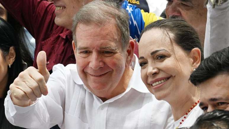 Edmundo González Urrutia teve que assumir a candidatura da oposição porque as autoridades venezuelanas não permitiram que María Corina Machado concorresse