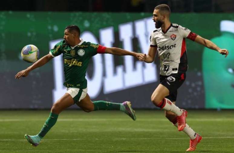 Rony não jogou bem na derrota diante do Vitória –