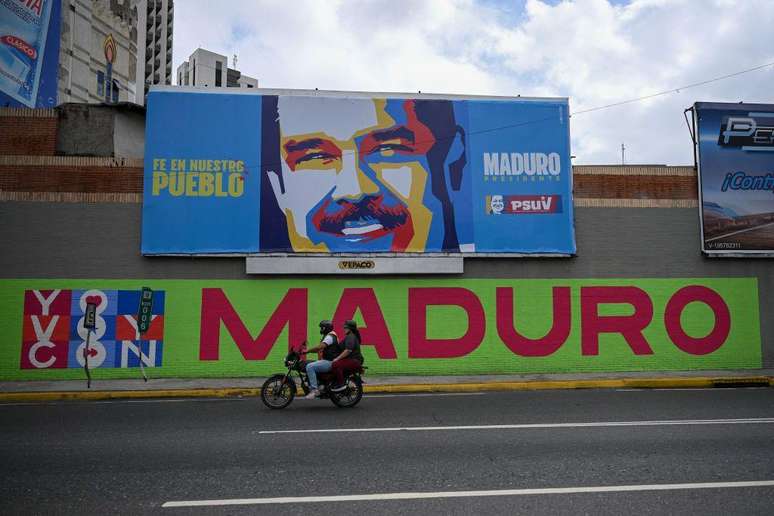 A campanha do governo Maduro tem mais dinheiro e recursos