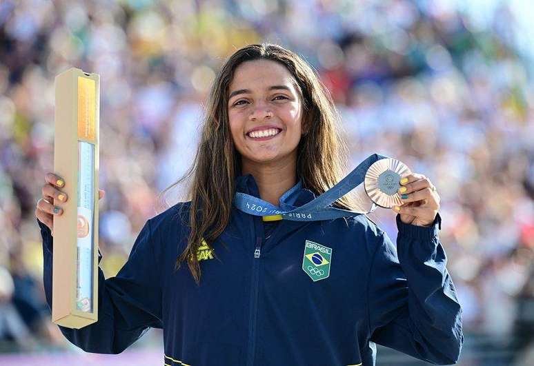 Rayssa Leal ganhou medalha de bronze no skate street neste domingo