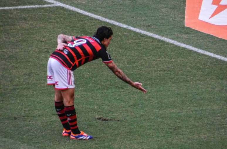 Flamengo venceu o Atlético-GO e assumiu a liderança do Brasileirão –