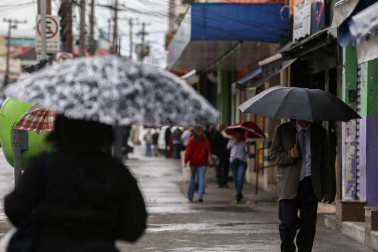 Termômetros devem marcar na terça-feira entre 13°C e 17°C na capital paulista.