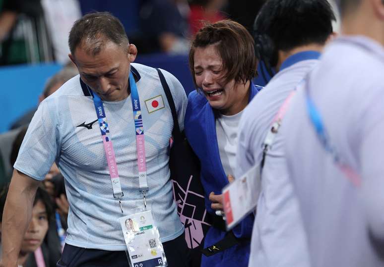 Arena Champ de Mars, Paris, França - 28 de julho de 2024. Uta Abe do Japão reage após perder para Diyora Keldiyorova do Uzbequistão. 