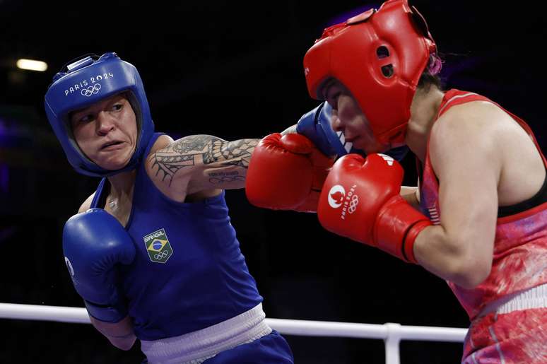 Bia Ferreira vence por decisão unânime e avança às quartas no boxe, entre 60kg, pelos Jogos de Paris