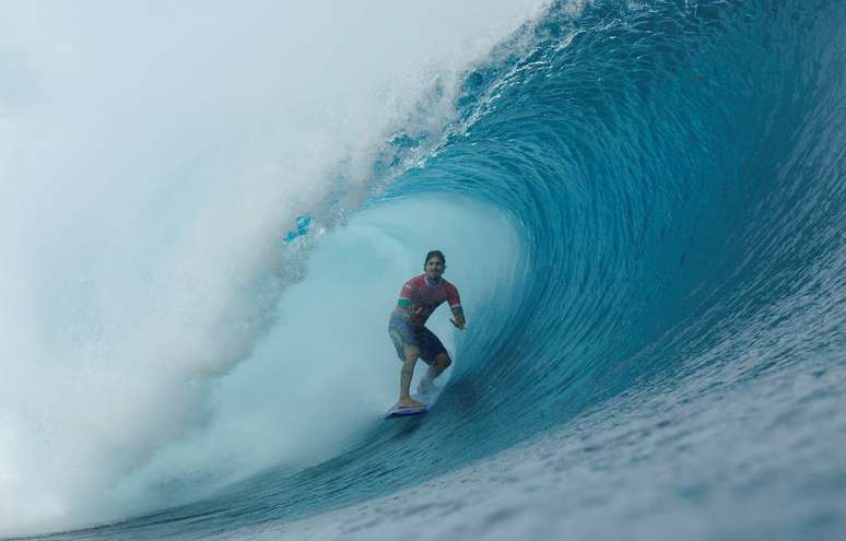 Gabriel Medina em disputa do surfe nos Jogos de Paris