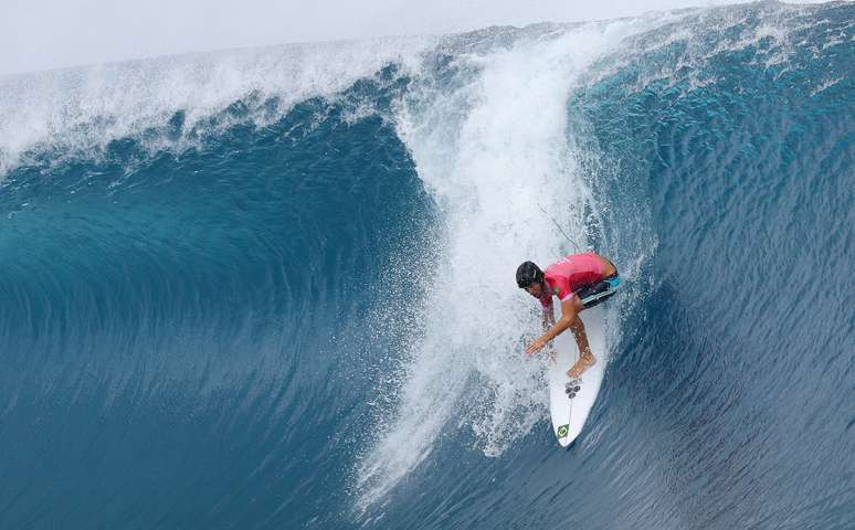 João Chianca vira sobre marroquino e avança às quartas do surfe