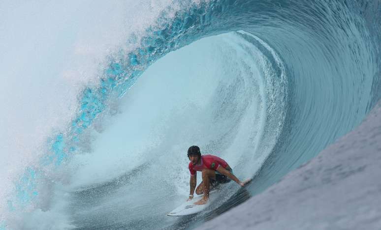 João Chianca vence marroquino de virada e avança às quartas do surfe