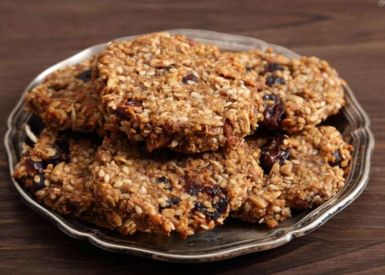 Aprenda a fazer biscoito de aveia e banana em casa