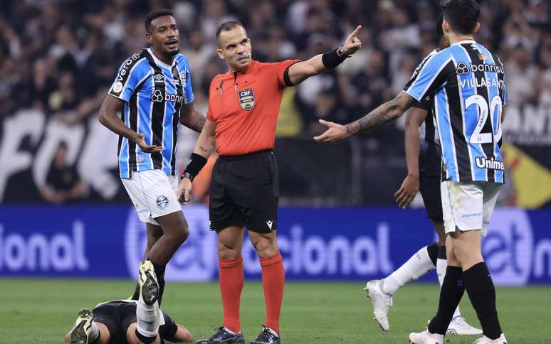 Grêmio e Corinthians se enfrentam na Copa do Brasil