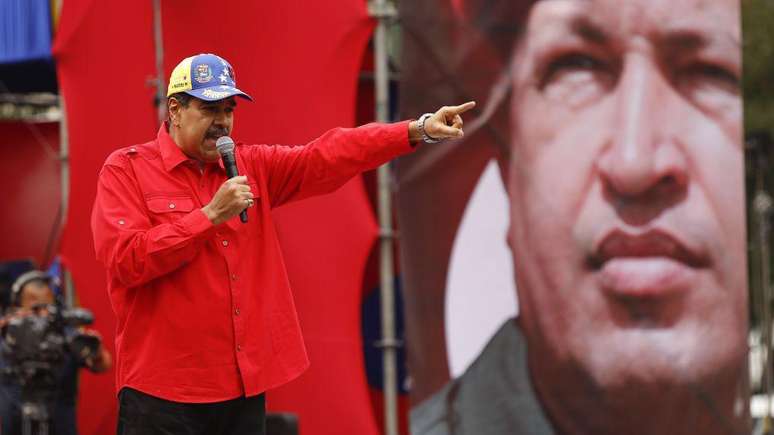 Em 4 de fevereiro, Nicolás Maduro afirmou que seu partido venceria "a qualquer custo"