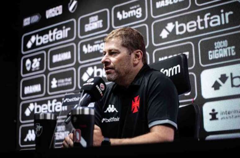 Rafael Paiva vê gramado como crucial para derrota do Vasco