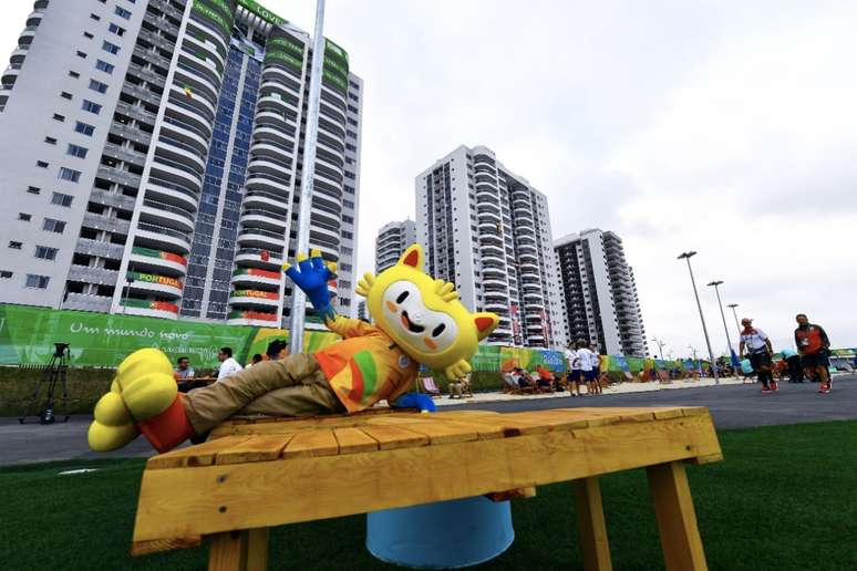 Vinicius, o mascote dos Jogos Olímpicos do Rio 2016, era uma figura colorida que celebrava a energia e a biodiversidade do Brasil 