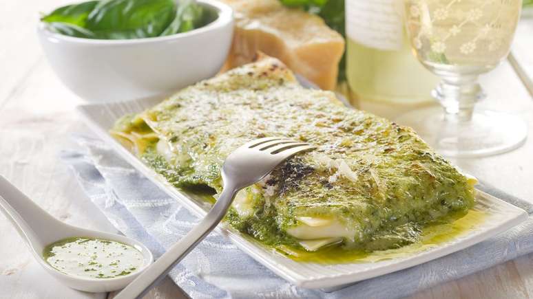 Lasanha com molho pesto – Foto: ShutterStock