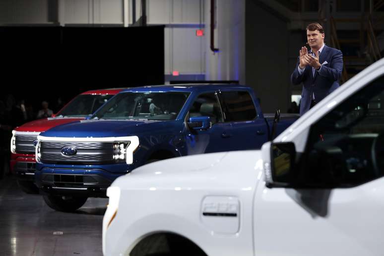 Jim Farley no lançamento do Ford F-150 Lightning: consumidor não paga o preço da bateria