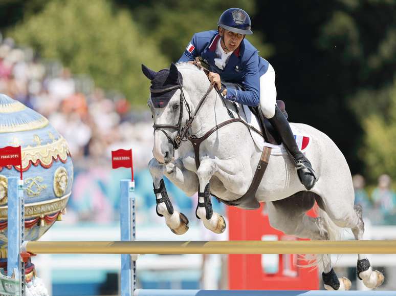 Stephane Landois competiu os Jogos de Paris com cavalo deixado por uma amiga