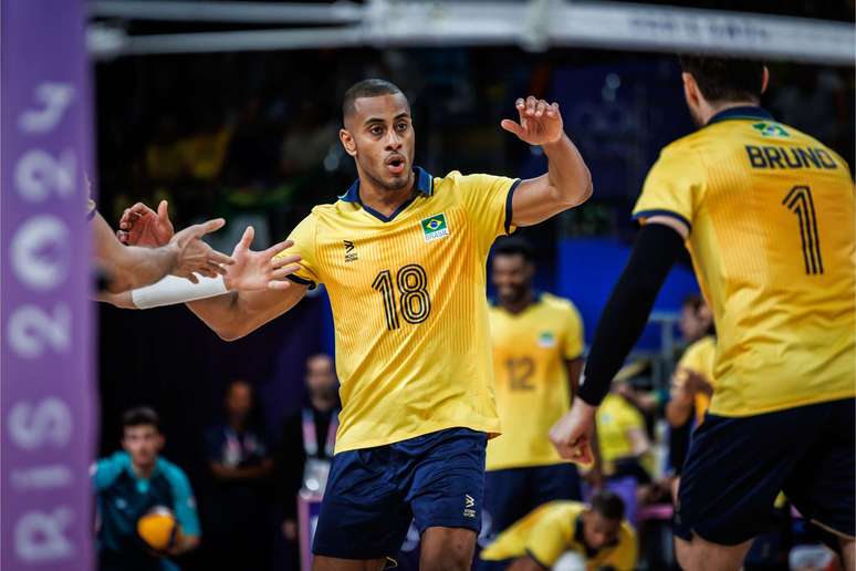 Lucarelli na estreia da Seleção masculina de vôlei nas Olimpíadas