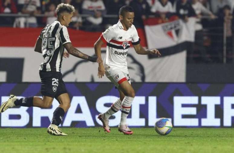 Erick tenta ganhar mais minutos no São Paulo