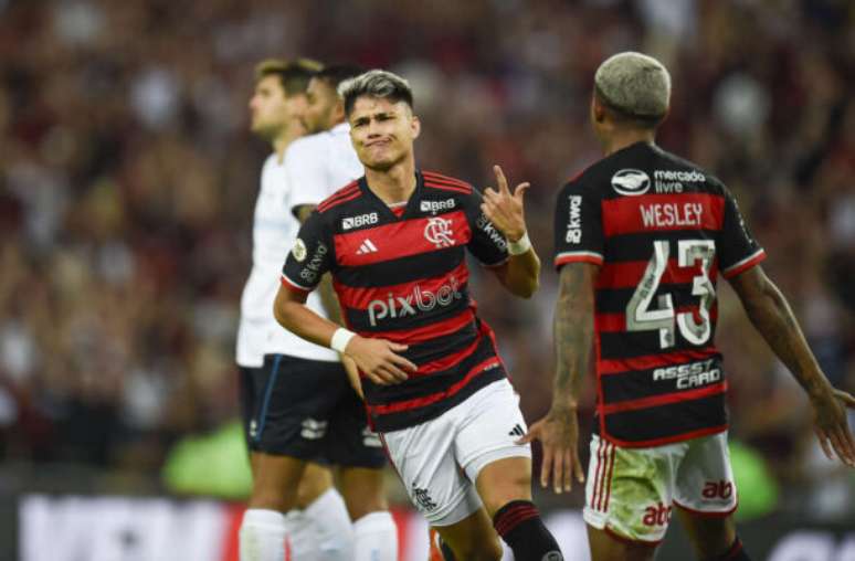 Luiz Araújo é um dos pilares de Tite no Flamengo –