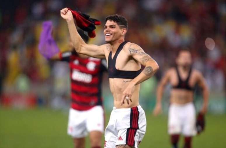 Ayrton Lucas faz boa temporada pelo Flamengo