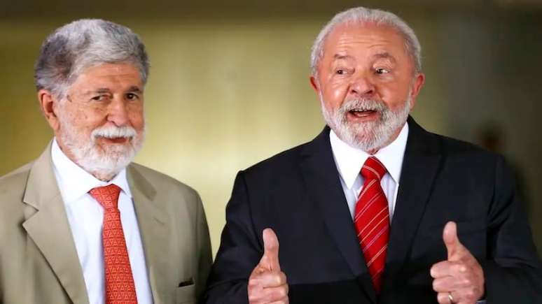 Celso Amorim foi a Caracas a pedido de Lula para lhe informar sobre eleições.