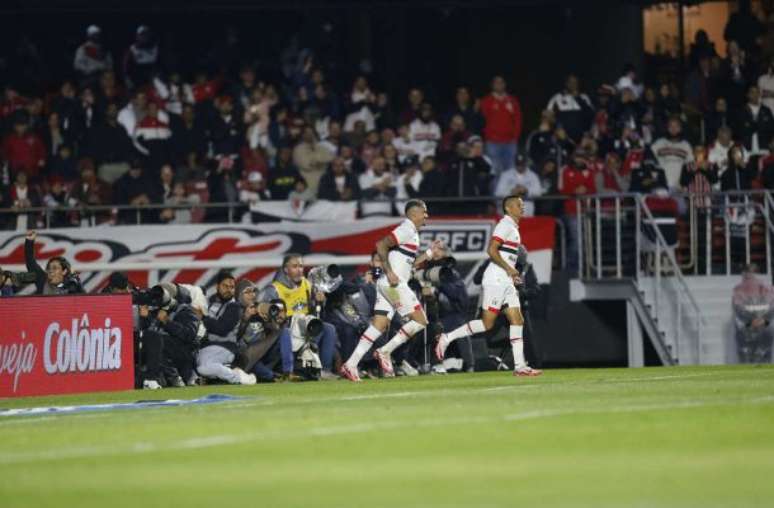 Luciano vem colecionando gols e cartões no São Paulo