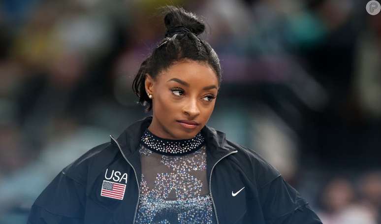 Simone Biles reage à críticas ao seu cabelo e manda recado poderoso nas redes sociais.