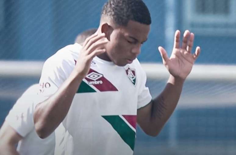 João Lourenço comemora gol da vitória do Fluminense –