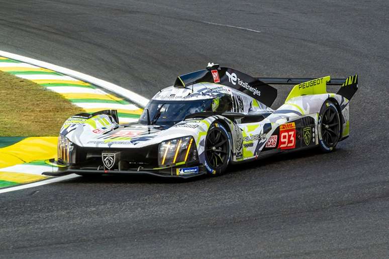 Peugeot 9X8 em ação nas 6 Horas de São Paulo. O 8º lugar em Interlagos foi um sinal animador para os franceses