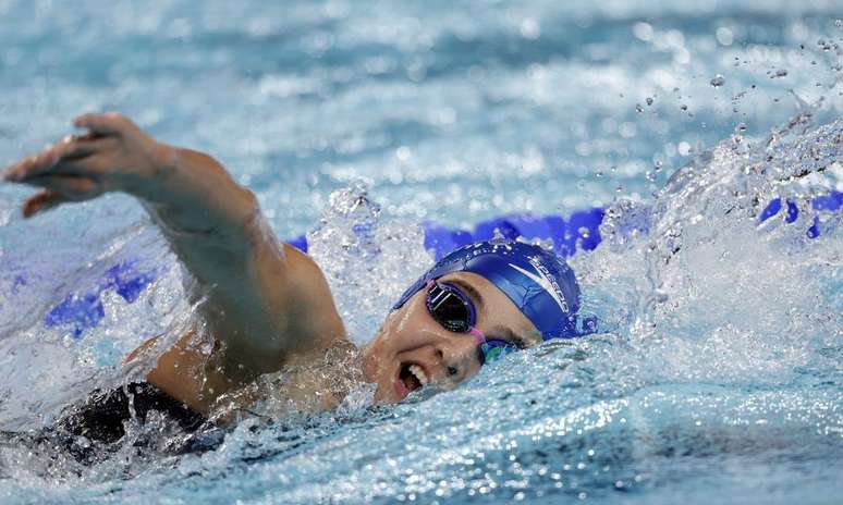 Beatriz Dizotti nos 1500m livre em Paris-2024.