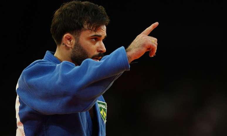 Rafael Macedo disputa a medalha de bronze dos Jogos Olímpicos de Paris-2024 contra o francês Maxime Ngayap Hambou