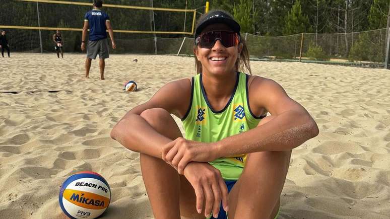 A jogadora de vôlei de praia Ana Patrícia é LGBTQIA+ e namora a personal Nycaelle Maia