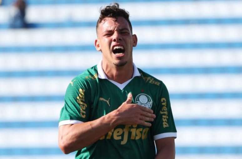 Daniel comemora um de seus gols na vitória do Palmeiras no Brasileirão Sub-20 –