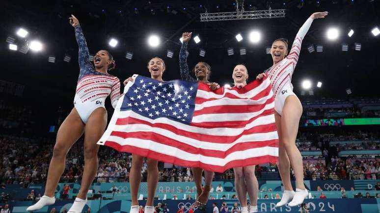 Biles e suas companheiras ganharam o ouro na final por equipes em Paris.