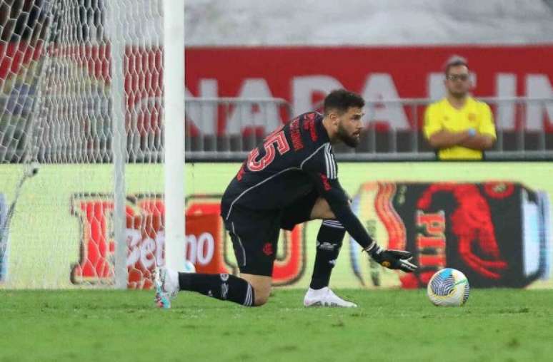 Matheus Cunha durante a partida no Maracanã –