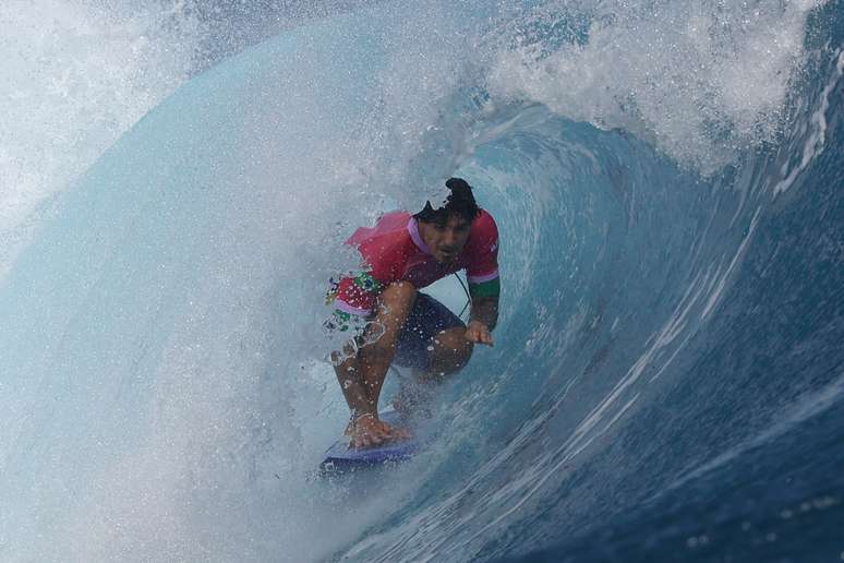 Gabriel Medina vai disputar as semifinais nesta segunda-feira