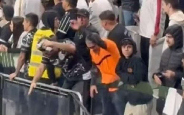 Torcedores do Corinthians tiveram atitude lamentável na Neo Química Arena