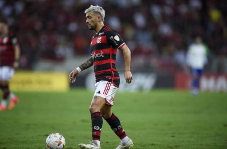 Arrascaeta em campo pelo Flamengo –