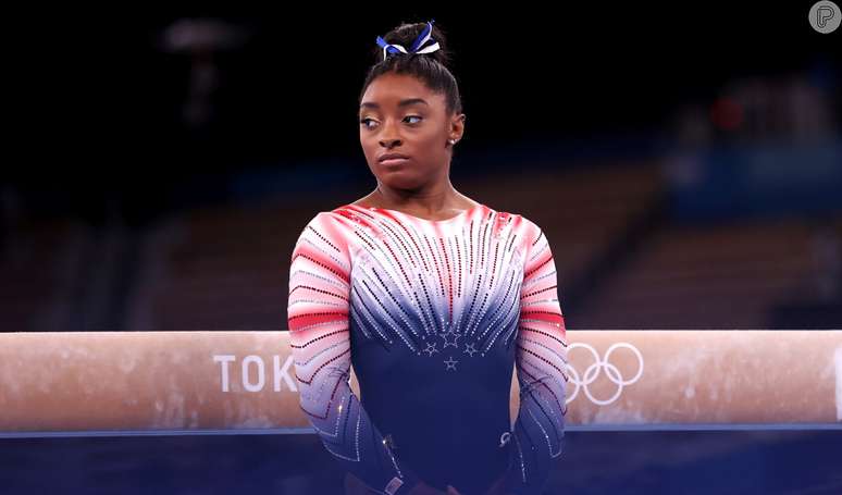 Já em Tóquio, Simone Biles se retirou da maior parte da competição, mas ainda levou uma prata e um bronze, totalizando cerca de R$ 155 mil.