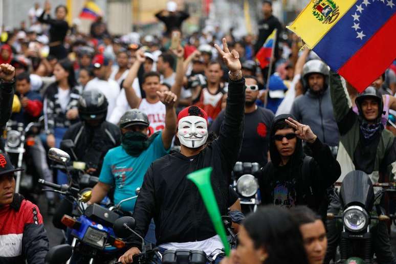 Protestos tomaram as ruas de cidades venezuelanas após anúncio do resultado da eleição