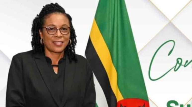 Sylvanie Burton é a primeira mulher e a primeira presidente indígena Kalinago da Dominica