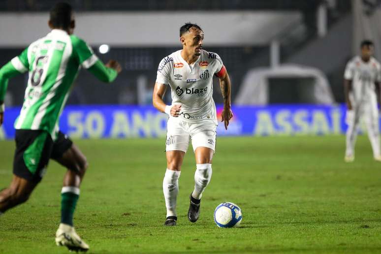 Diego Pituca (Santos) durante jogo contra o Coritiba, no dia 22.07.2024