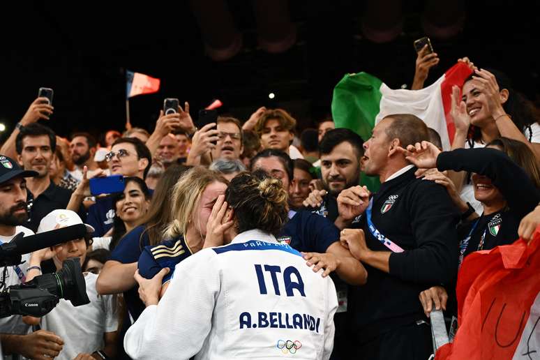 Beijo de judoca italiana na namorada brasileira repercutiu