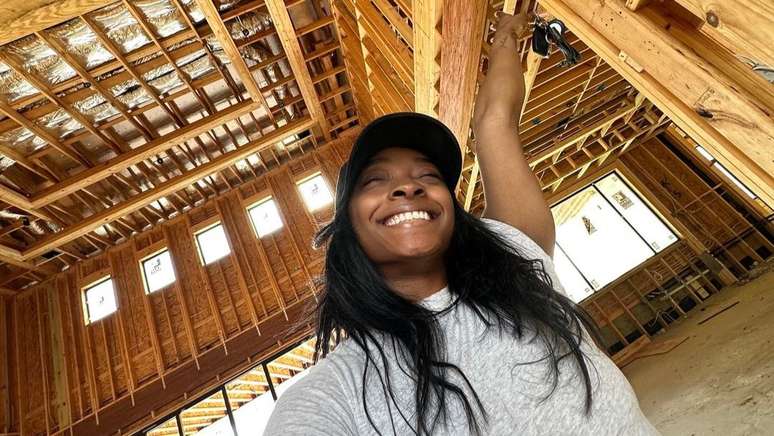 Simone Biles está construindo mansão de R$11,5 milhões nos EUA; veja fotos