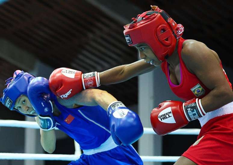 A garota tímida saiu da periferia de Rio Claro para bater de frente. Em Paris, tem chance de medalha.