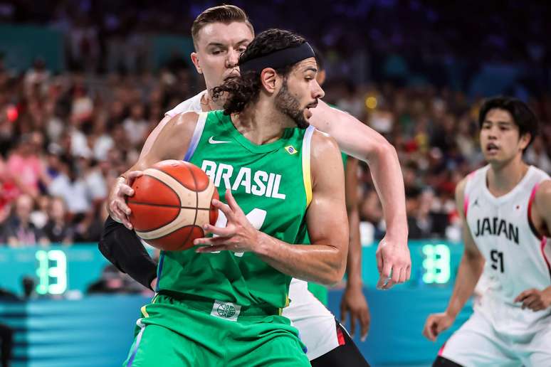 Brasil enfrenta o Japão no basquete