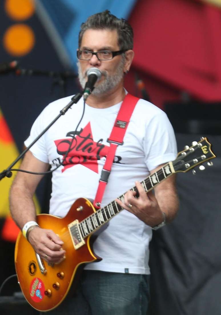 Roger, do Ultraje a Rigor, em show de abertura para os Rolling Stones no Maracanã em 2016