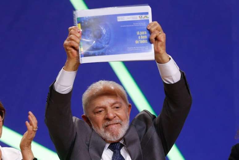 Presidente Lula recebeu nesta semana o Plano Brasileiro de Inteligência Artificial (PBIA), que regulamenta a tecnologia e prevê investimentos em infraestrutura no País