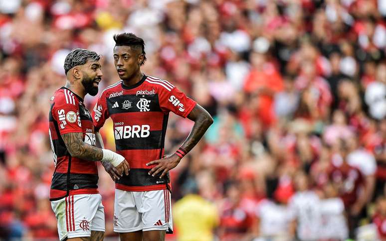 Gabigol e Bruno Henrique devem ser peças chaves para o Flamengo diante do São Paulo, no Brasileirão